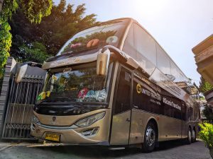 Berbagai Jenis Kapasitas Bus Pariwisata di Jakarta dan Keuntungan Menyewanya