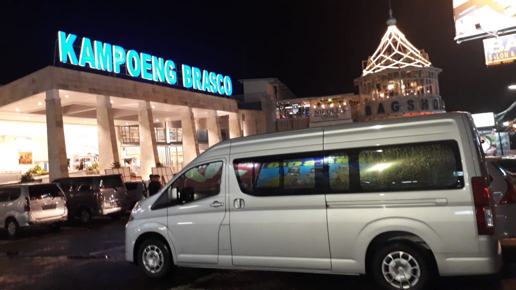 Perjalanan Bisnis Aman dengan Sewa Hiace Jakarta