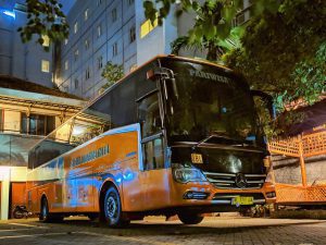 sewa bus jakarta andarabus18
