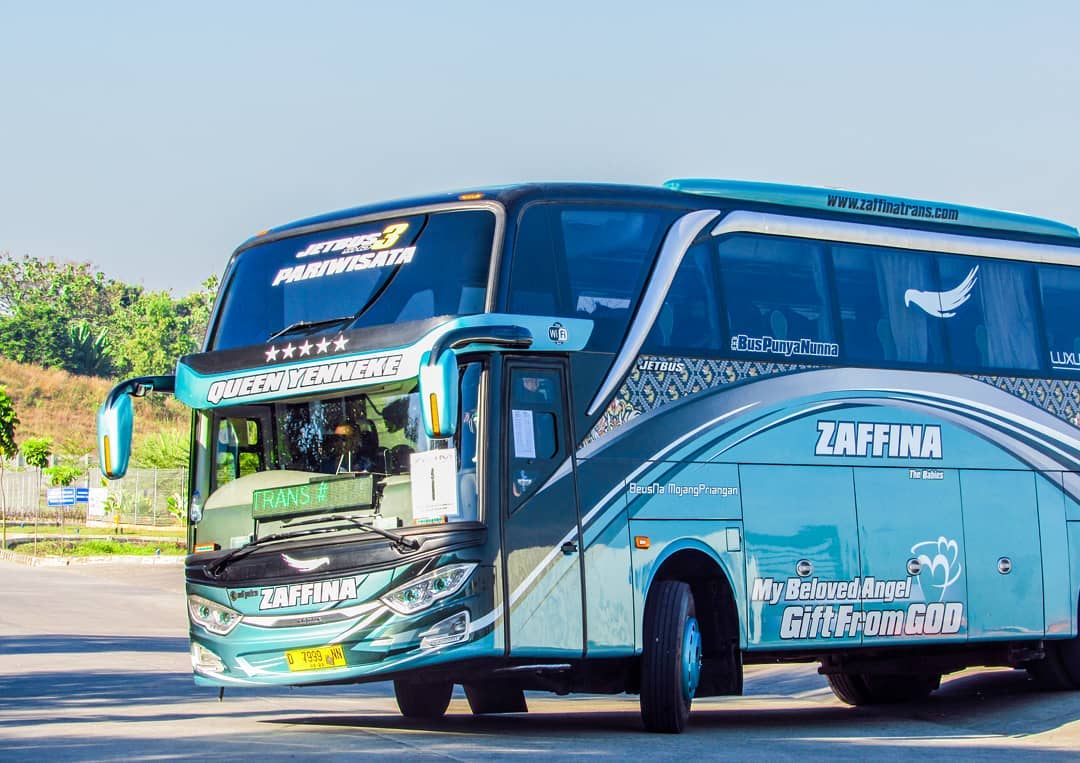 sewa bus pariwisata depok