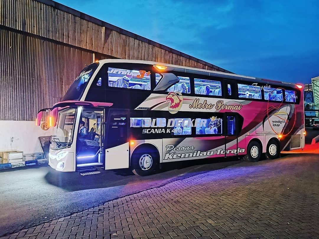 bus pariwisata jakarta