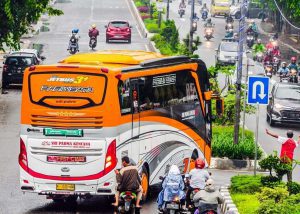 sewa bus pariwisata jakarta