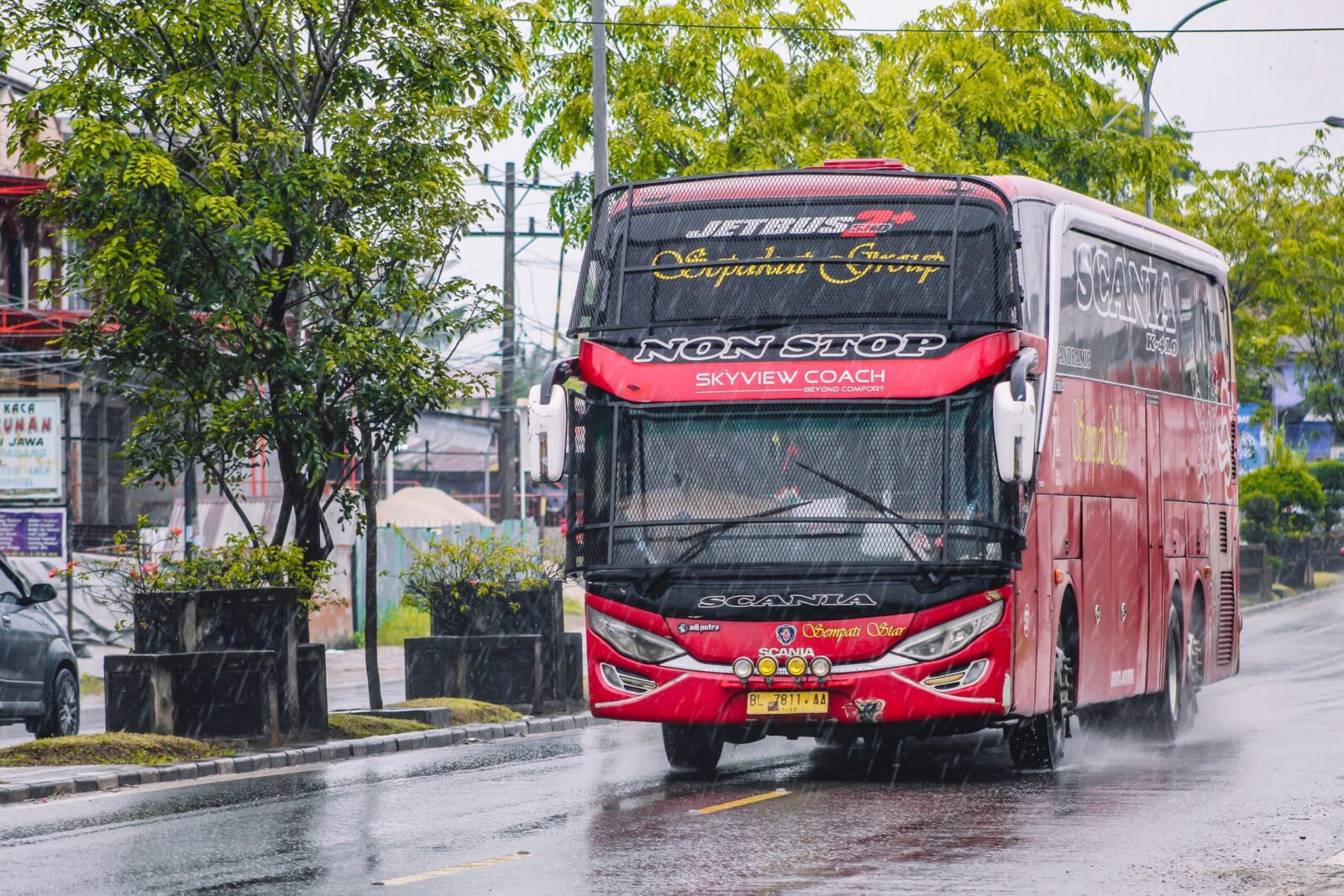 sewa bus pariwisata
