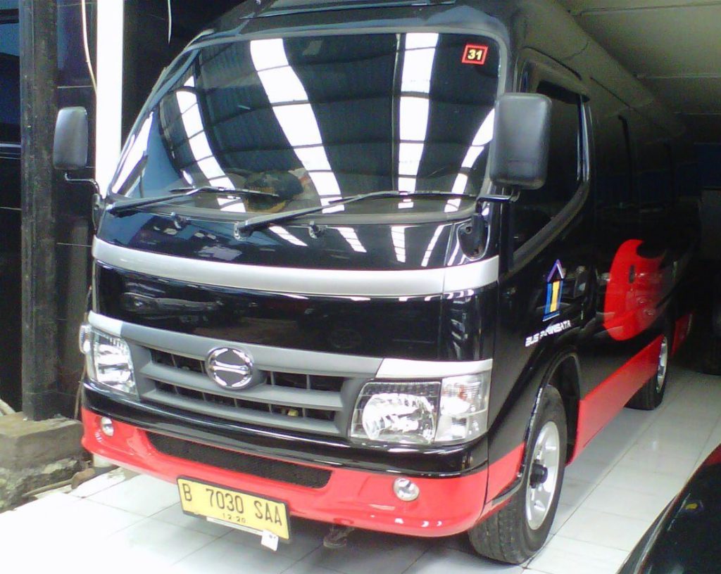 sewa bus RMJ