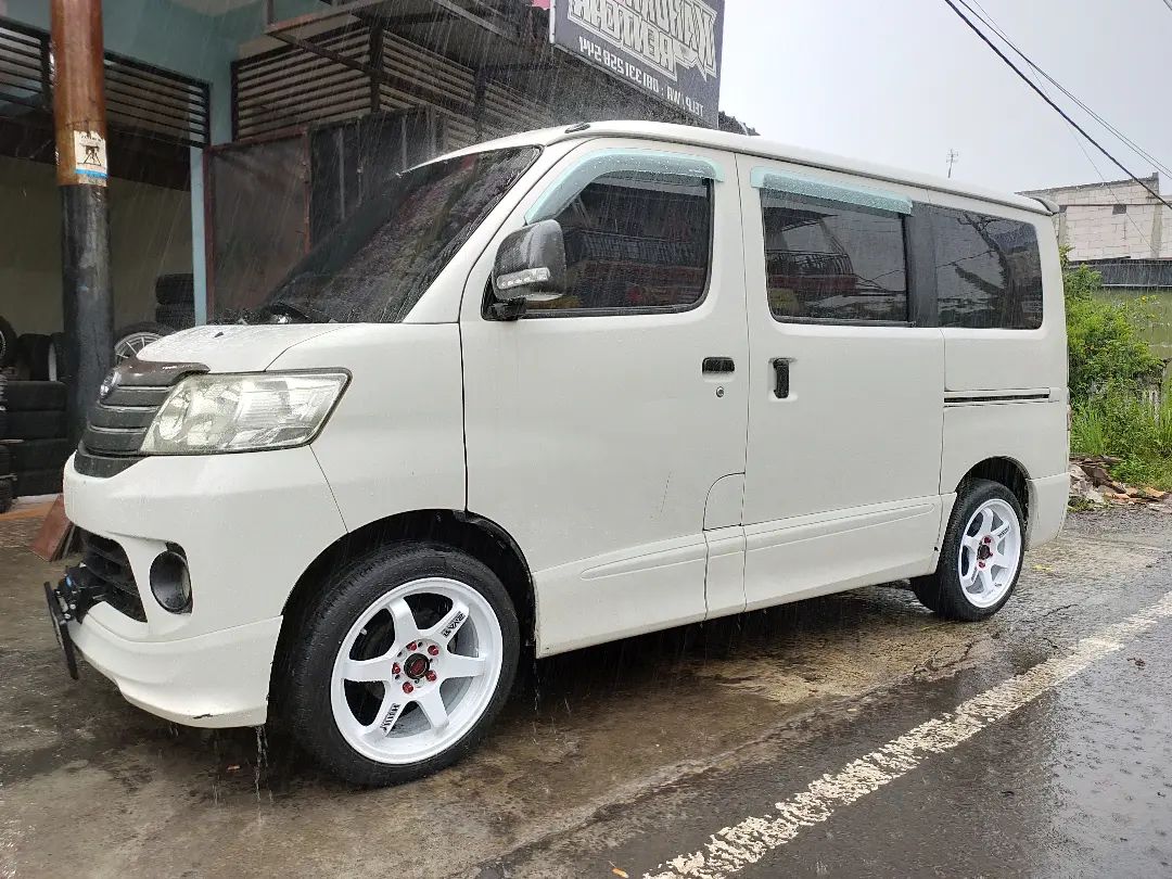 7 Rekomendasi Travel Jakarta Majenang Terbaik