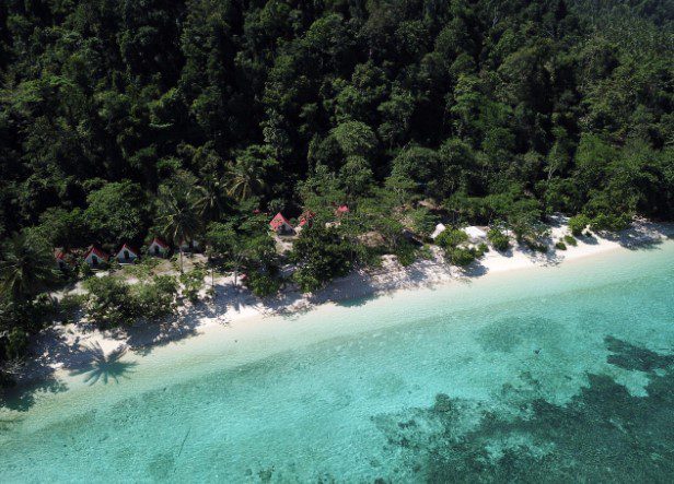 wisata bahari di sulawesi tenggara