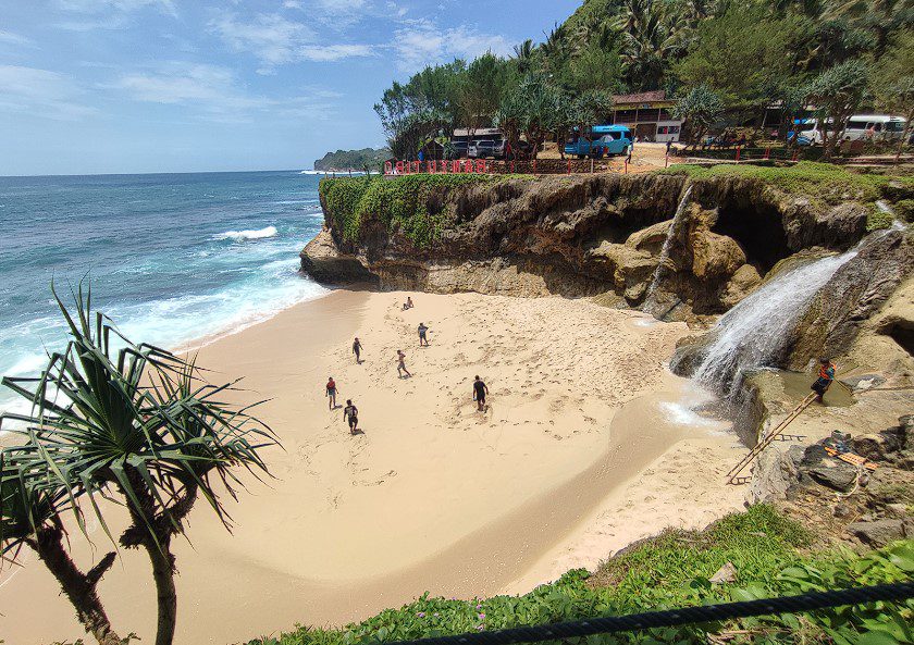 pantai pacitan