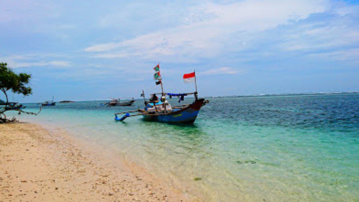 Pantai Ujung Genteng