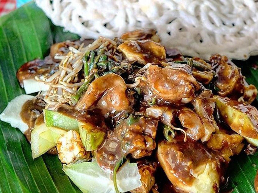 rujak cingur makanan khas surabaya