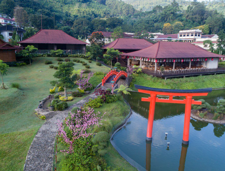 the onsen resort batu