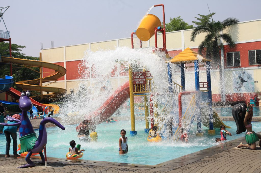 kolam renang di tangerang