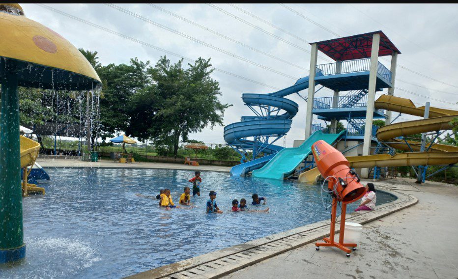 Water Splash Darmawangsa