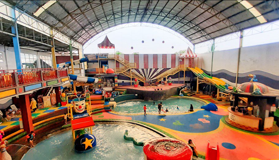kolam renang bekasi