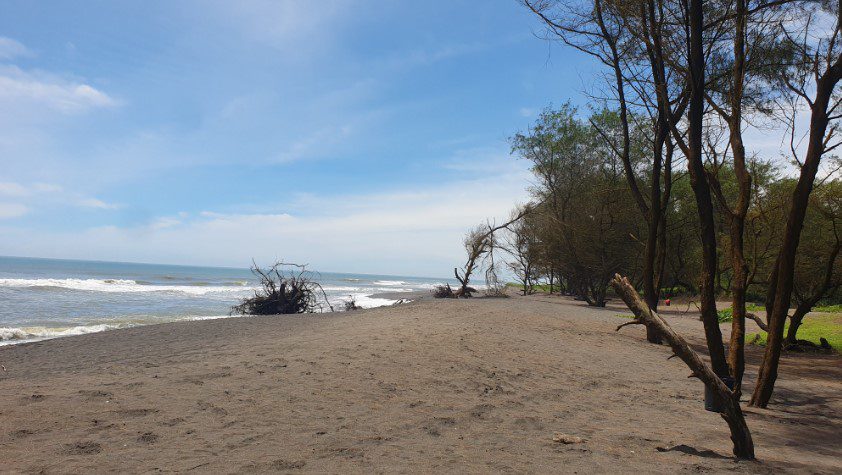 pantai terindah di Indonesia
