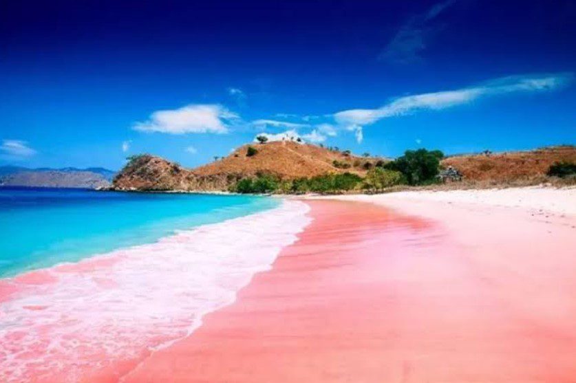 pantai terindah di Indonesia