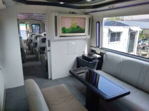 sewa bus luxury jakarta