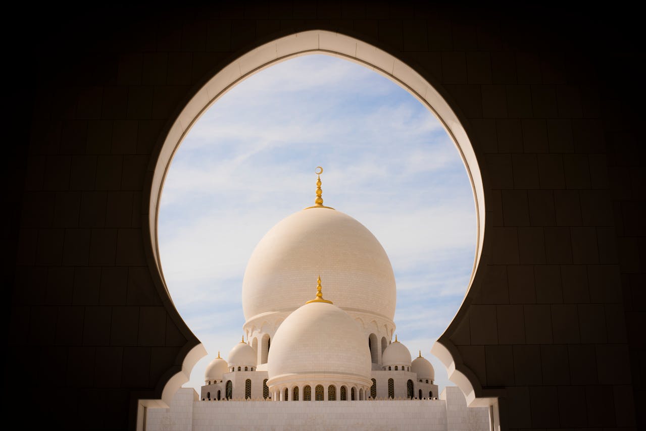10 Tempat Wisata Religi Islam di Maluku